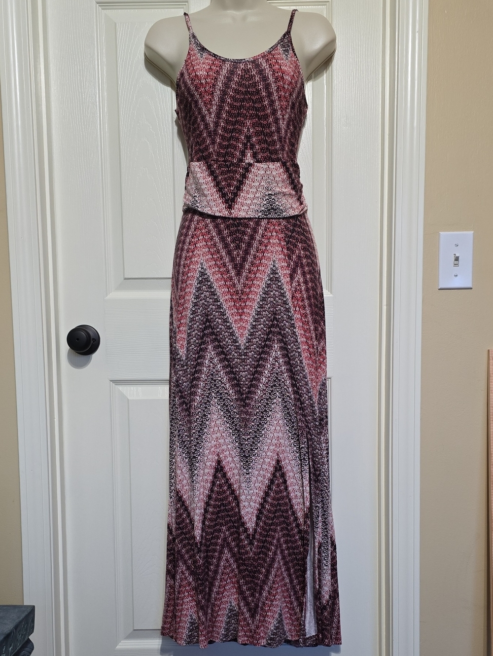 Sleeveless Chevron Maxi Dress in Pink, Purple, And Black